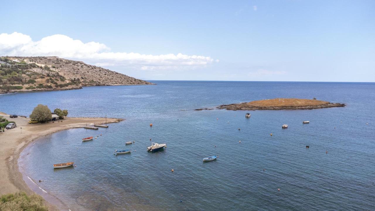 Pallas Keratea Buitenkant foto